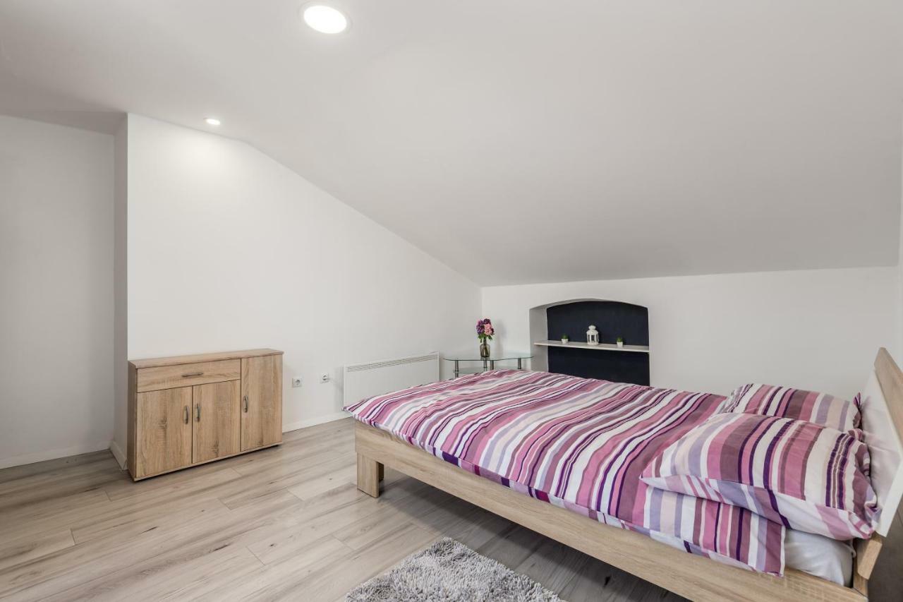 Bella Central Apartment Риека Экстерьер фото