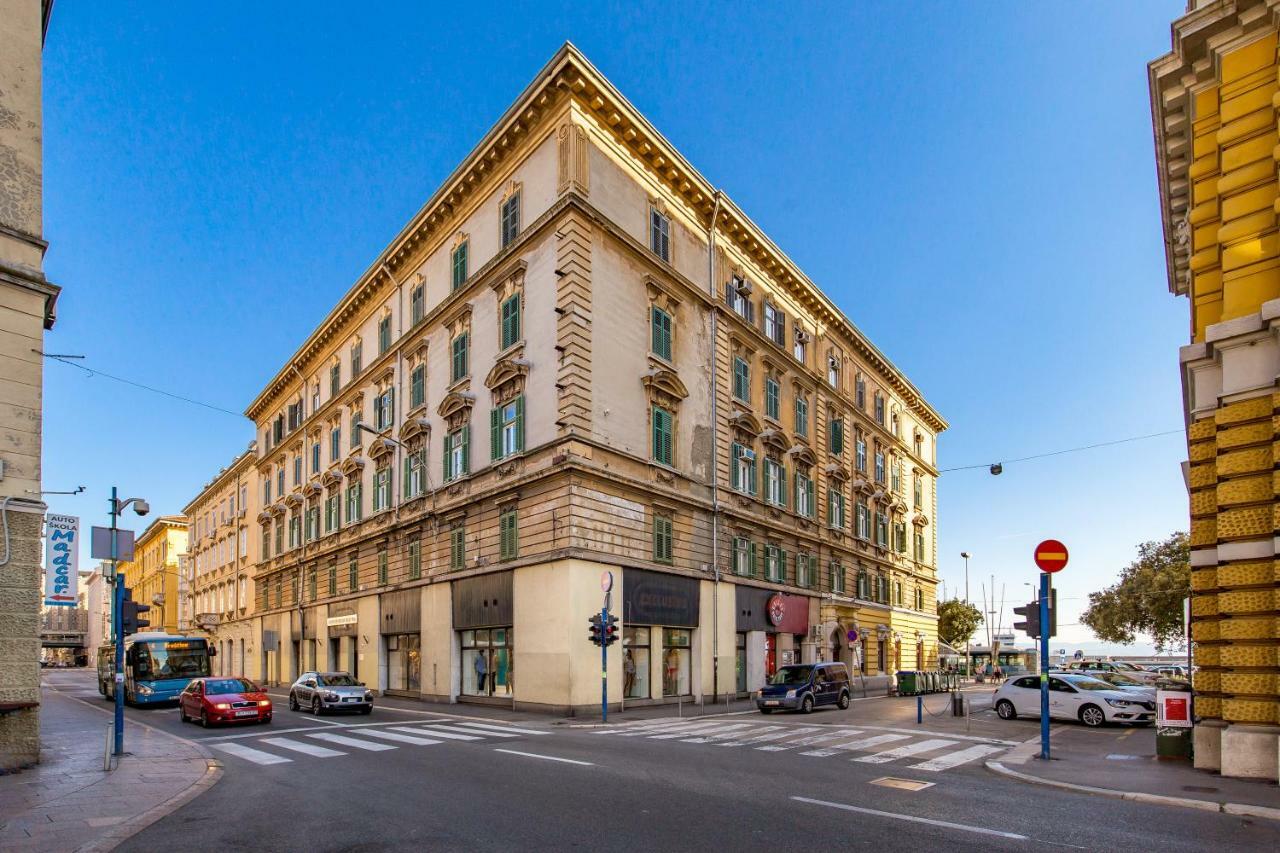 Bella Central Apartment Риека Экстерьер фото