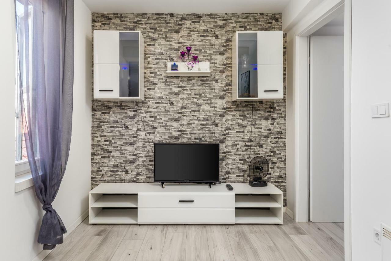 Bella Central Apartment Риека Экстерьер фото
