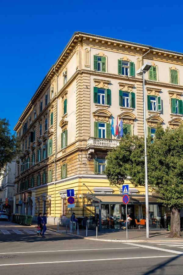 Bella Central Apartment Риека Экстерьер фото