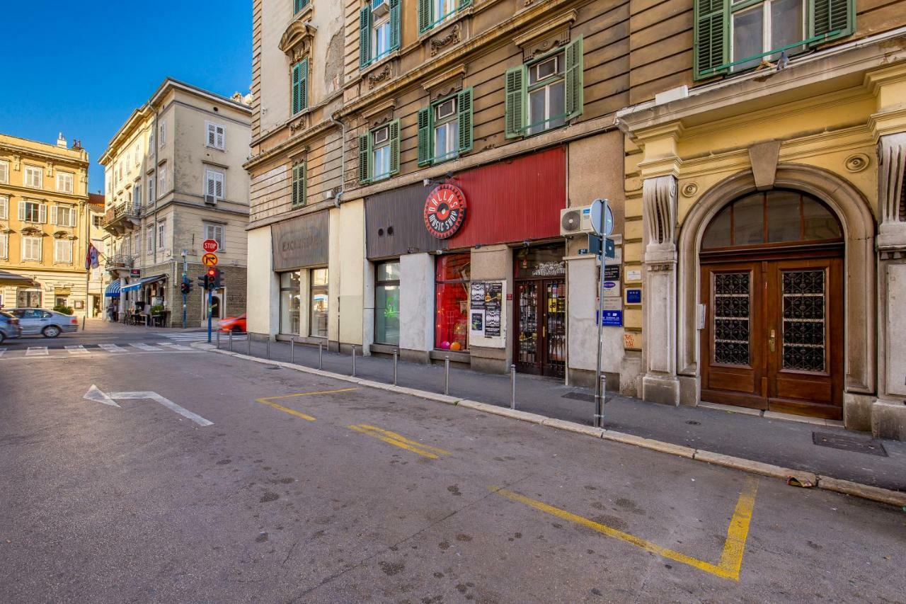 Bella Central Apartment Риека Экстерьер фото