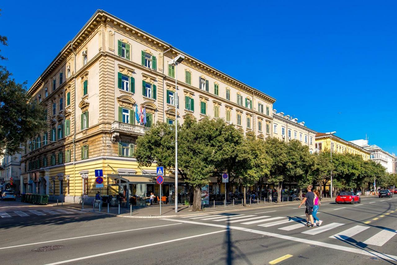 Bella Central Apartment Риека Экстерьер фото